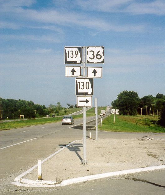 Missouri 130 junction with US 36 and Missouri 139 in Linn County
