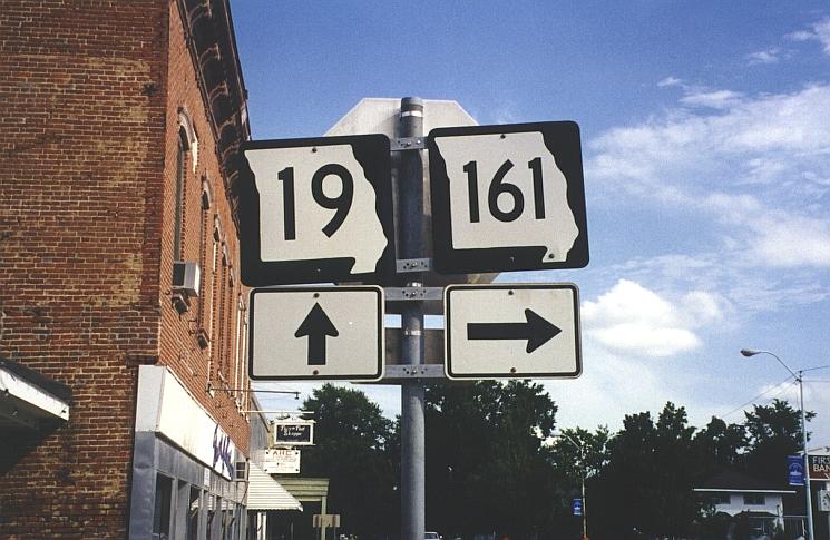Missouri 19 and 161 junction in Montgomery City