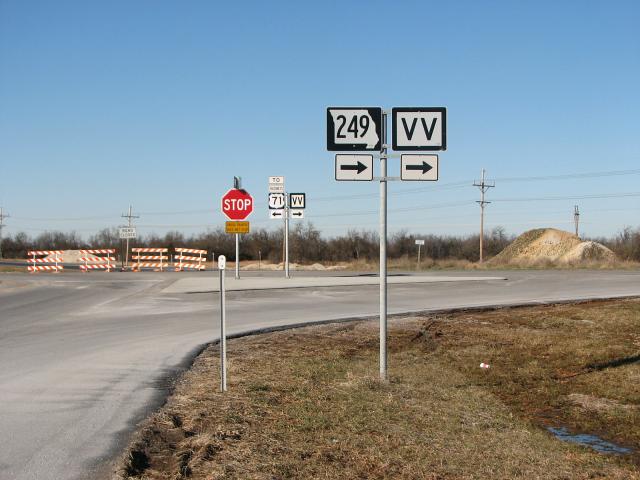 Compare wide and square supplemental markers for Route VV at Missouri 249 in Joplin
