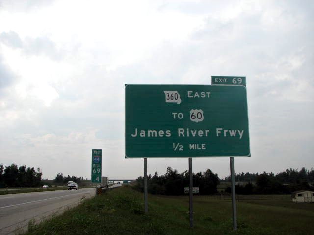 Exit sign indicating that Missouri 360 connects to US 60 via the James River Freeway near Republic