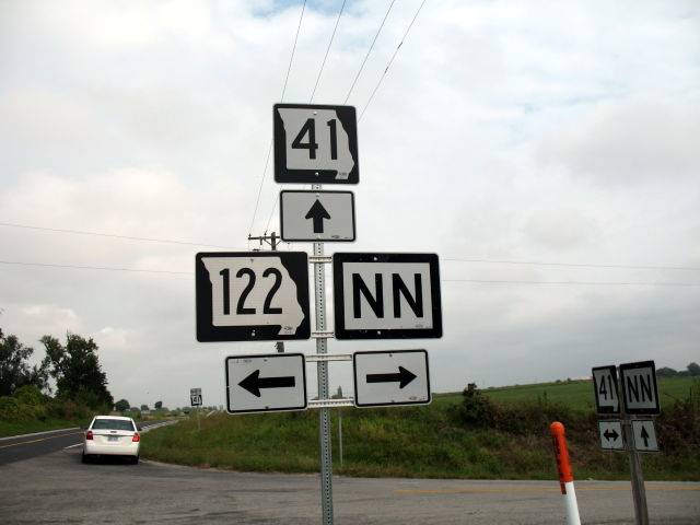 Missouri 41, Missouri 122, and Route NN intersect in Saline County