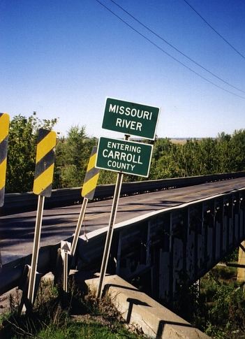 Missouri River marker at Waverly, Mo.