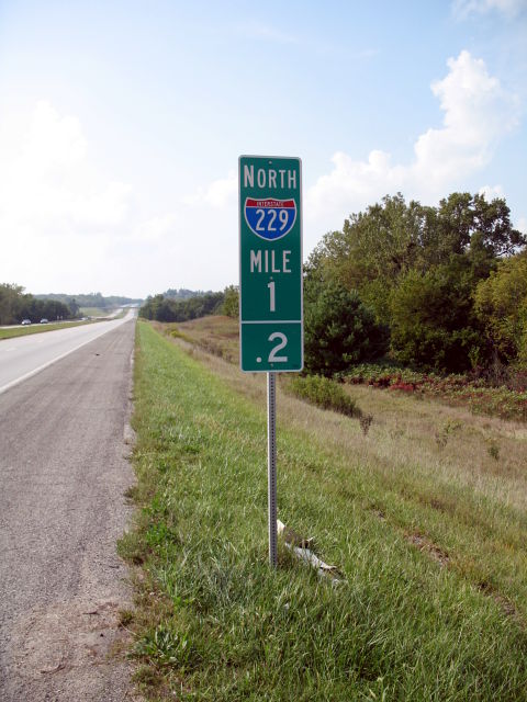 Northbound mile marker for Interstate 229