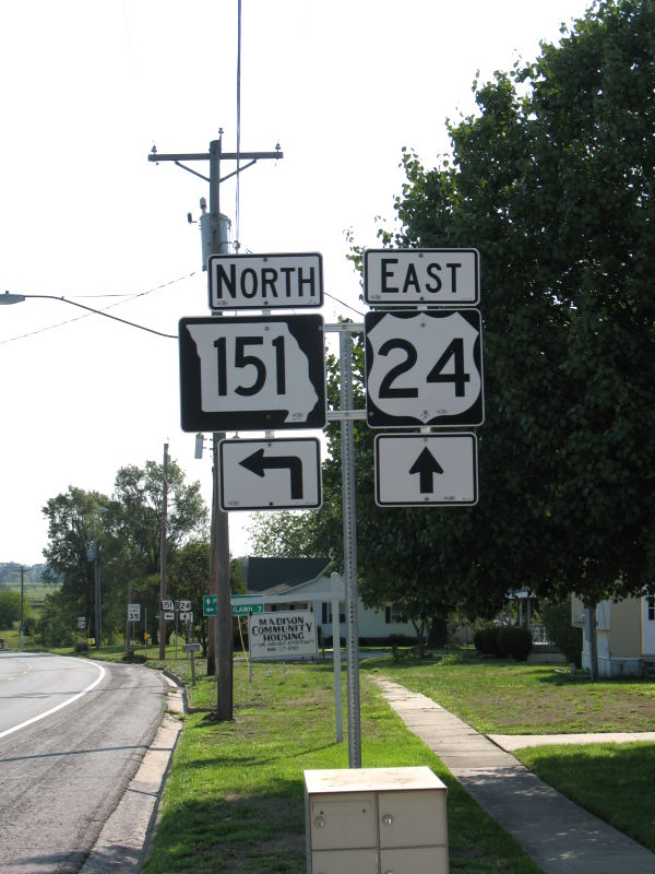 Missouri 151 and US 24 in Paris