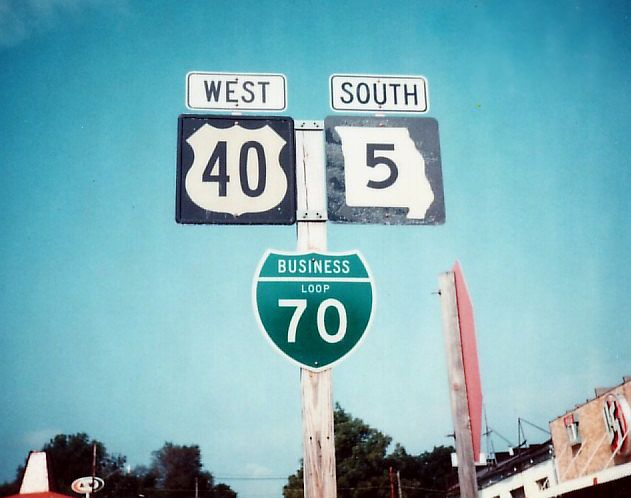 Assembly of markers in Boonville, Mo. (1975)