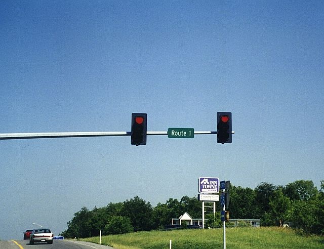 Cross-street sign for Missouri 1 in Kansas City