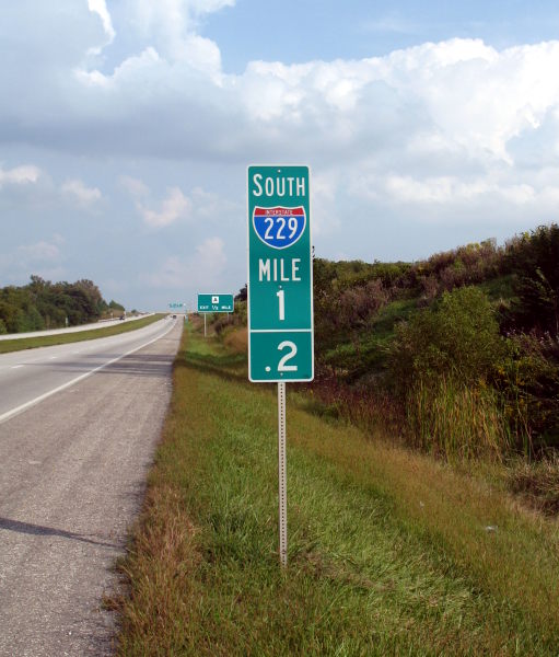 Southbound mile marker for Interstate 229