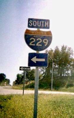Older version of Interstate 229 in Missouri