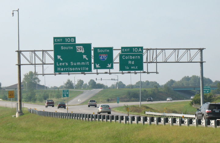 Left exit of Missouri 291 from southbound Interstate 470