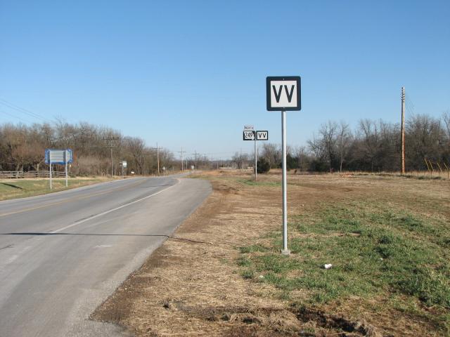 Compare and contrast square and 'wide' markers for Route VV in Joplin, Mo.