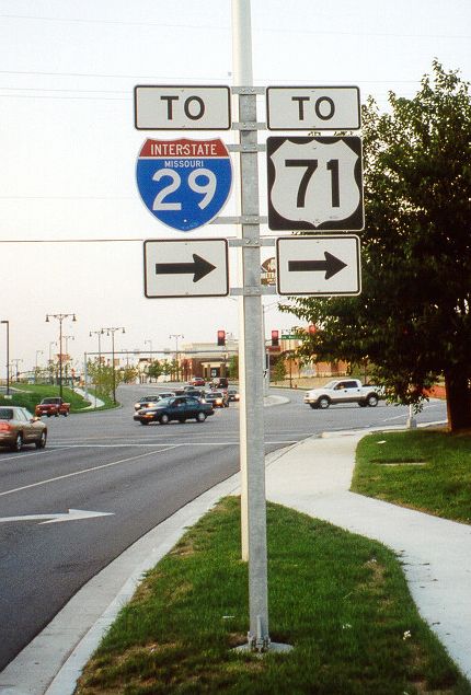 Interstate 29 and US 71 trailblazers in Kansas City, Mo.