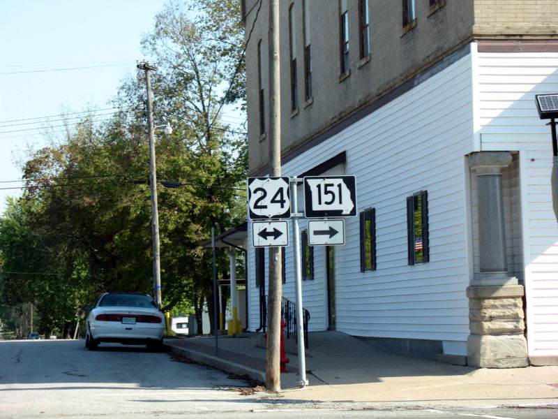 US 24 and Missouri 151 in Paris