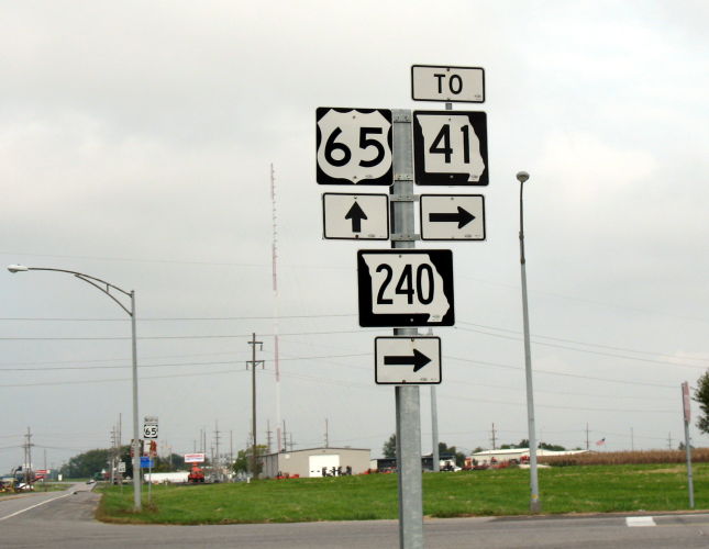 US 65/Missouri 240 intersection with Missouri 41 trailblazer in Marshall