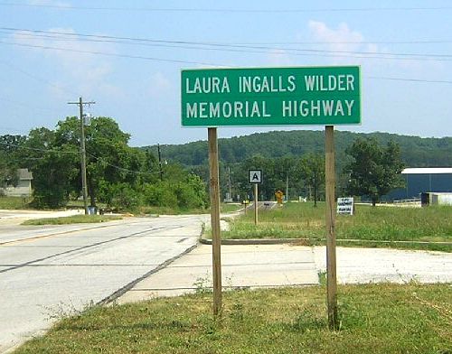 Memorial highway near Mansfield, Mo. on former US 60
