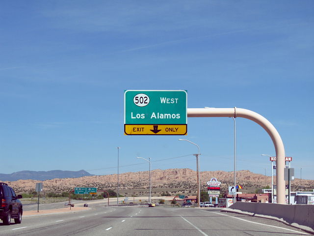 Advance sign for NM 502's intersection with US 64-US 84 in Pojoaque