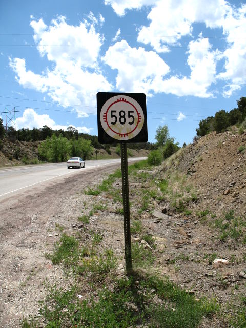 Eastern endpoint of NM 585, the relief route around Taos