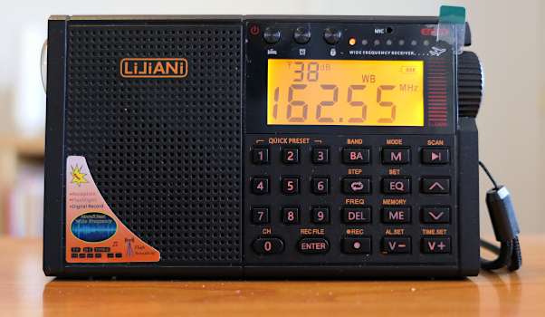 Lijiani RD239 radio/media player-recorder, showing that it is tuned a weather-band station at 162.55 MHz