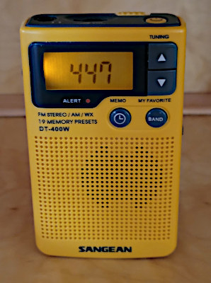 Sangean DT-400, older yellow version, showing the clock when turned off