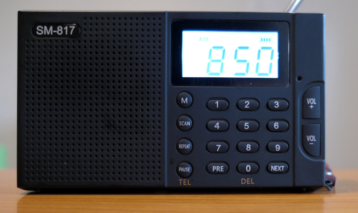 SEMIER SM-817 AM/FM/SW radio+media player and Bluetooth speaker, tuned to KOA(AM), 850 kHz, in Denver
