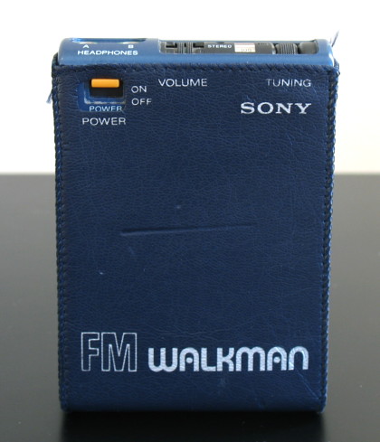 Sony SRF-40W (FM) front view with cover