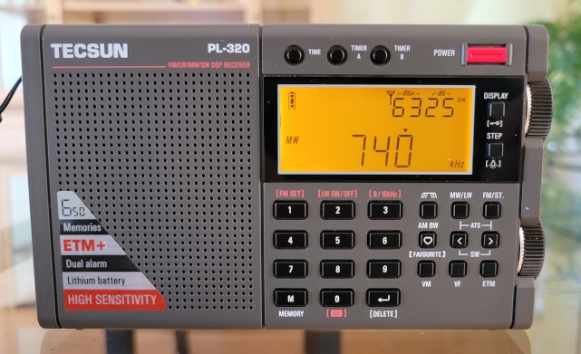 Step indicator on Tecsun PL-320 AM/FM/shortwave radio