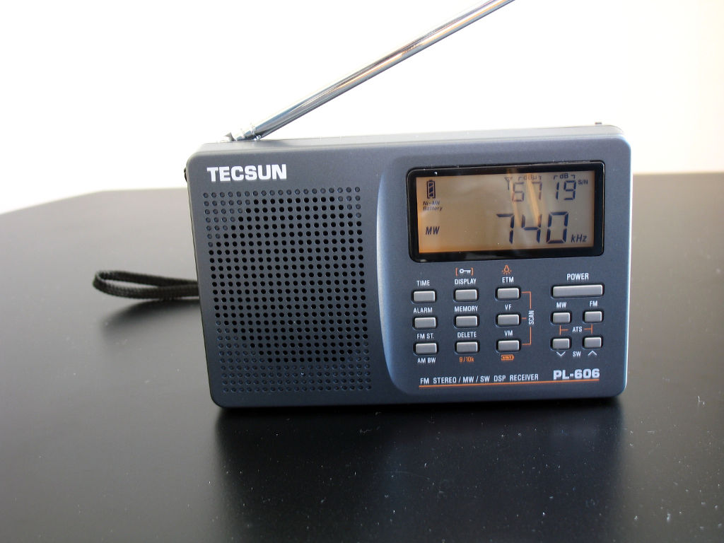 Tecsun PL-606, dark gray version