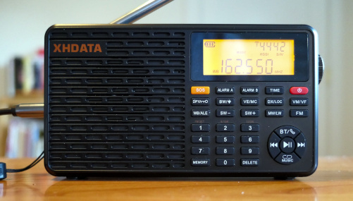 XHDATA D-109WB, tuned to a station on the North American weather-radio band