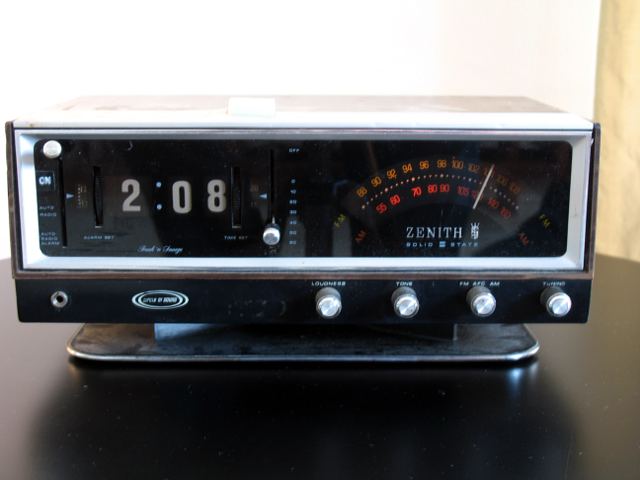 Zenith Circle of Sound clock radio