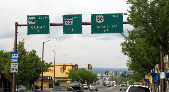 The intersection of US 50-US 550-Colorado 90 in downtown Montrose, Colorado
