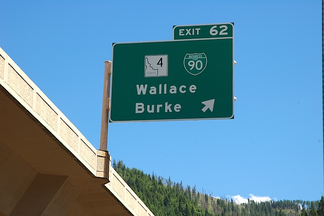 Closeup of the exit sign for Business Loop 90 from Interstate 90 in Wallace, Idaho