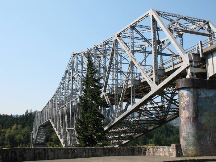 Bridge of the Gods, connecting Oregon and Washington
