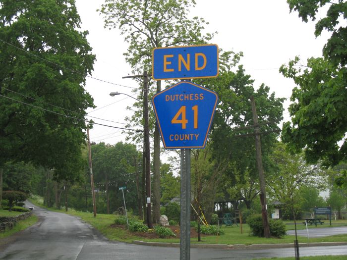 End of Dutchess County Route 41 at Hyde Park Station