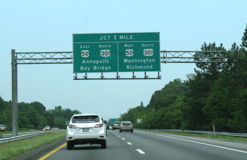 Advance sign for end of I-97 at US 50/301 in Maryland
