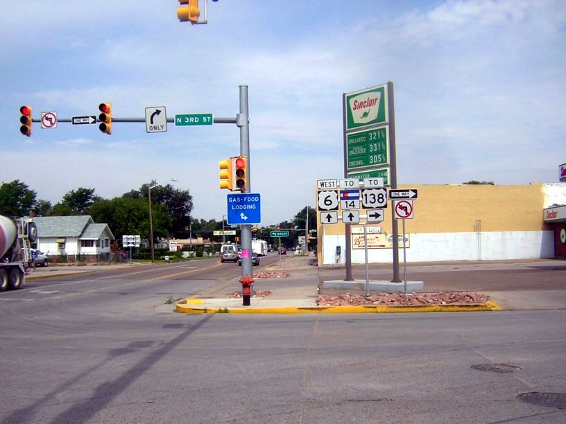 US 138 actually starts here in Sterling, Colorado, despite the 'TO' trailblazer indication