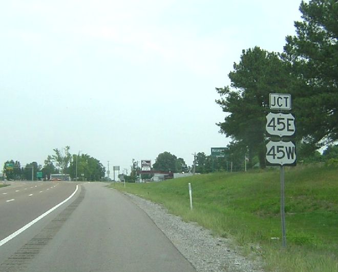 US 45 splits into US 45E and US 45W in Three Way, Tennessee
