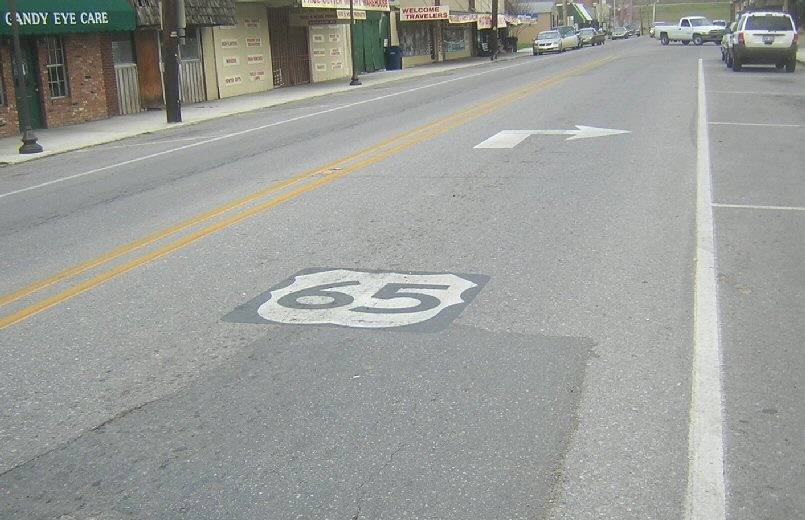 Pavement marking for US 65 in Lake Providence, La.