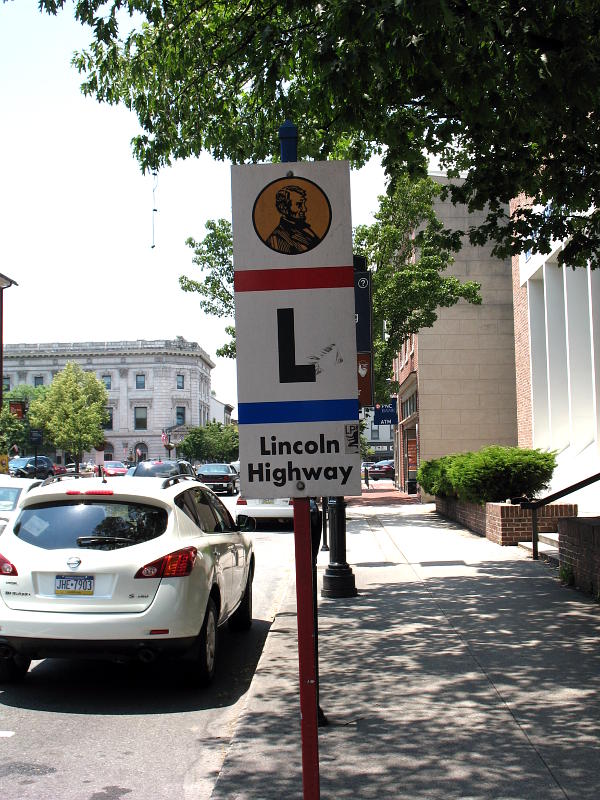 Lincoln Highway marker in Gettsyburg, Pennsylvania
