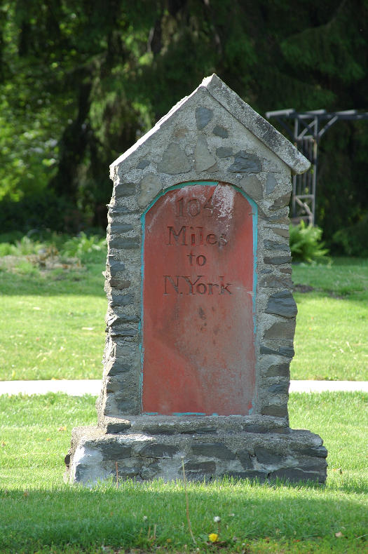 Albany Post Road marker on US 9 in Red Hook, New York