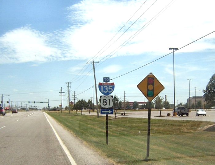 Trailblazer for Interstate 135/US 81 in Salina, Kansas