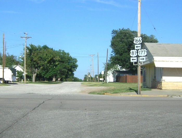 US 81, US 166, and US 177 intersect in South Haven, Kansas