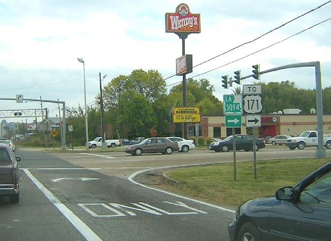 Trailblazer to US 171 along its former route in Shreveport, Louisiana