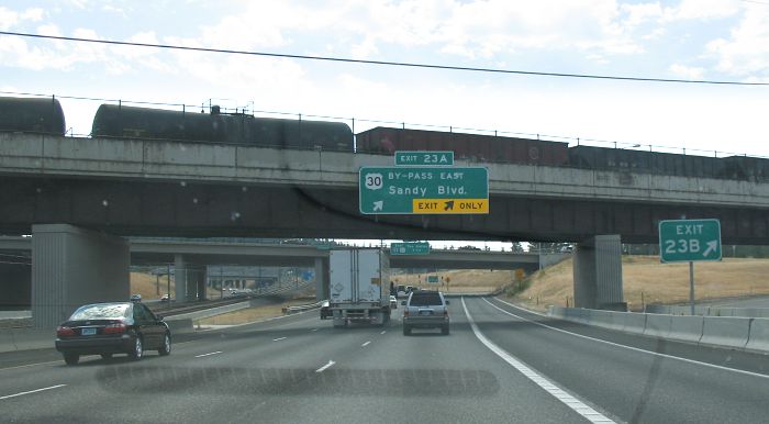 Bypass US 30 exit from Interstate 84 in Portland, Oregon