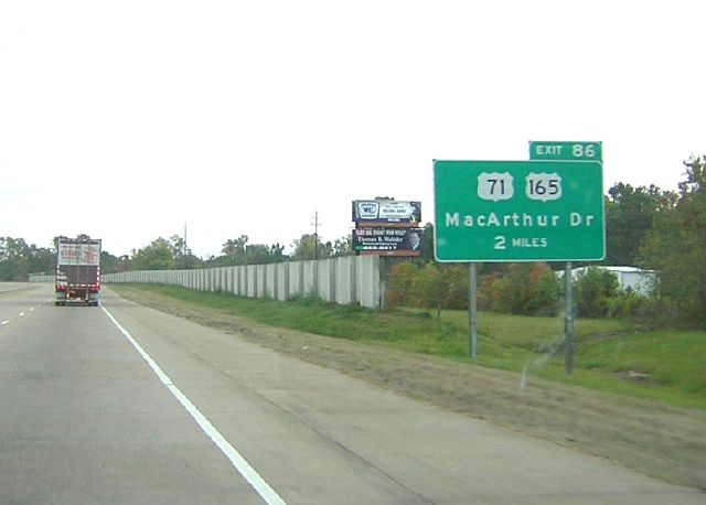 Exit for US 71 and US 165 in Alexandria, Louisiana