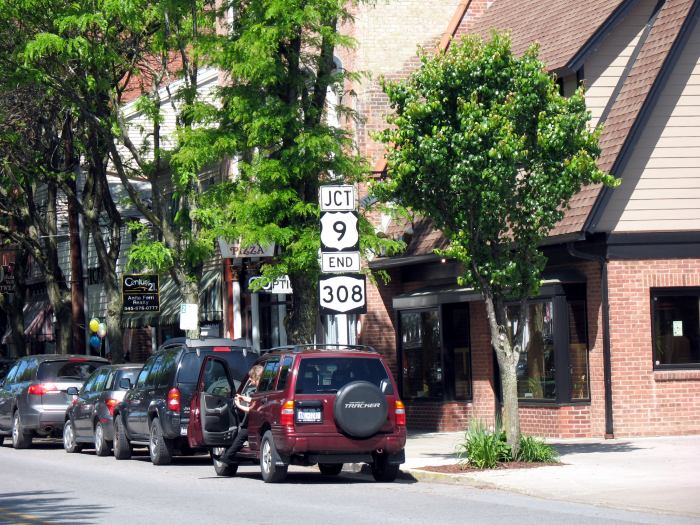 NY 308 at US 9 in Rhinebeck