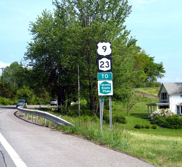 Trailblazer to the Taconic State Parkway in New York State