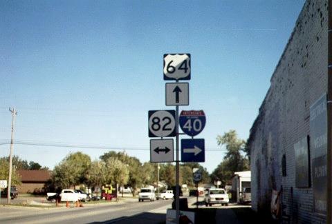 US 64 and Oklahoma 82 in Vian with misleading I-40 sign